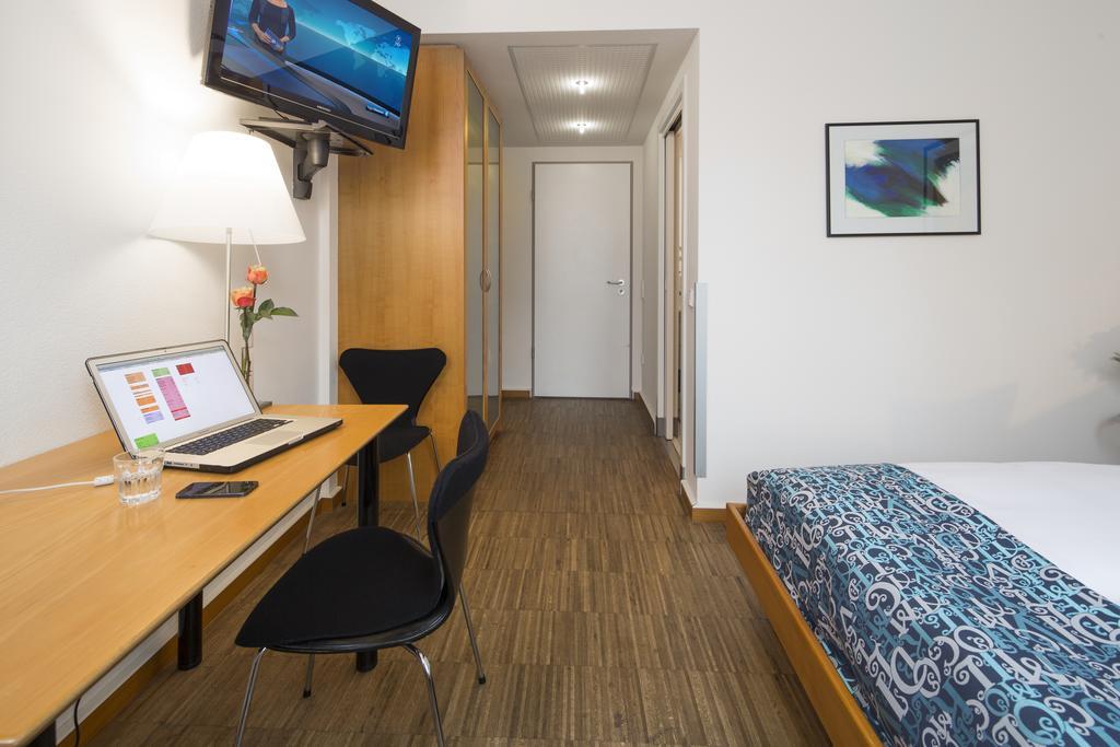 Business & Art Hotel Markgraf Emmendingen Quarto foto